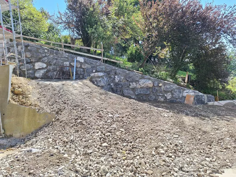 Natursteinmauern, Steinschlichtungen, Stabilisierung von Hängen und Böschungen, Schmid Erdbau Leiblachtal