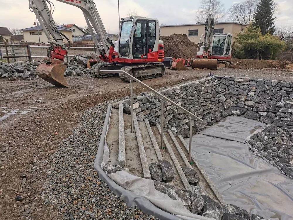 Schwimmteich in Hörbranz, Reitstall Hörbranz, Erdbau Leiblachtal